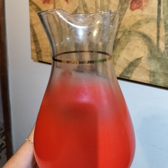 Vintage Red 1960s BLENDO 10” Glass 2 Quart Pitcher w/Gold Foil Trim. 625SC6 - Picture 2 of 5